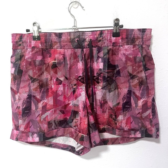 Lululemon Spring Break Away Short *4-way Stretch 3"
Sun Dazed Multi Pink 12 - Picture 10 of 10